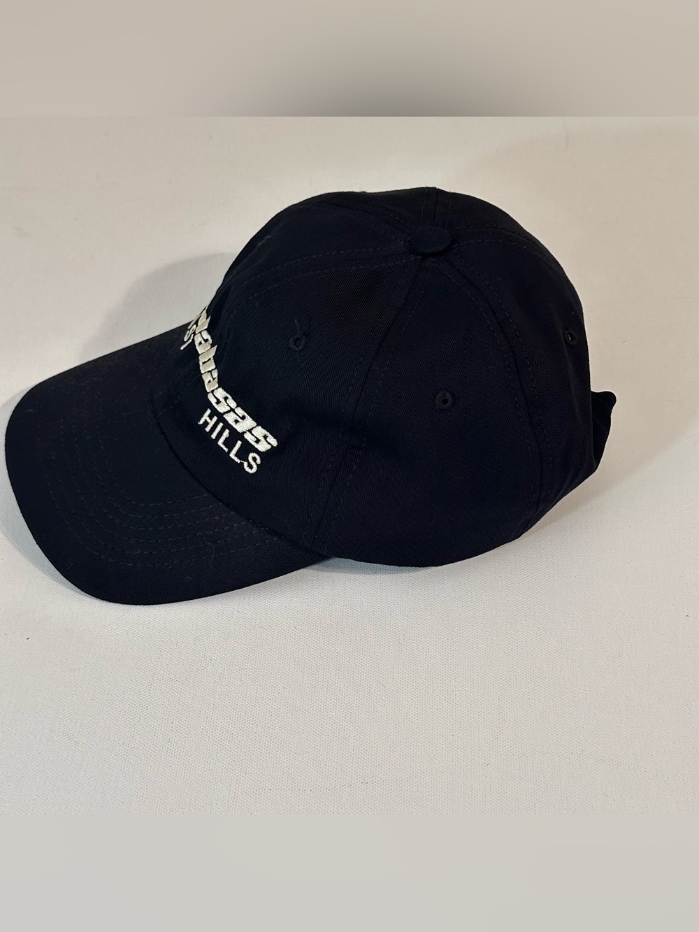 YEEZY - SEASON 5 - CALABASAS - LOST HILLS - AUTHENTIC MENS HAT - Picture 2 of 6
